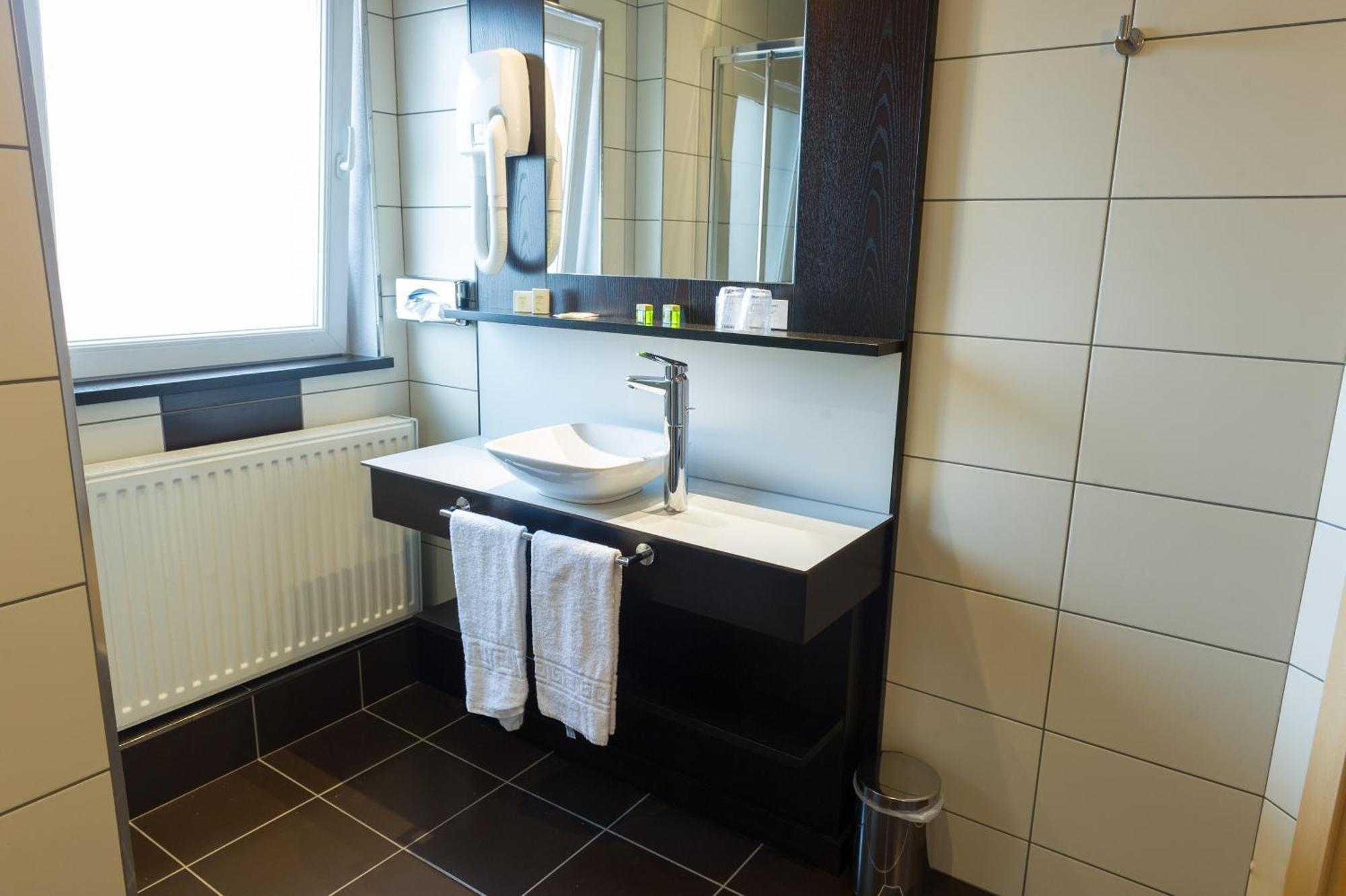 Cottage Logis Hotel - Restaurant Düdelingen Kültér fotó